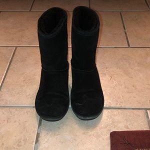 women’s black bearpaw boots last change & final $